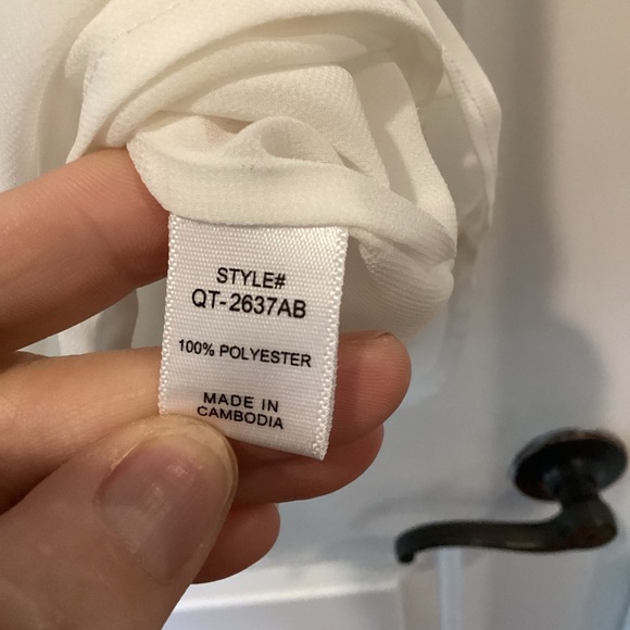 NWOT Zenana Outfitters Ivory V-Neck Blouse - Picture 7 of 10